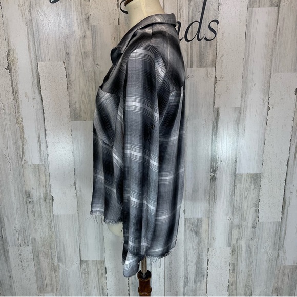 Cloth & Stone Black Gray Plaid Frayed Hem Button Down Shirt Size Small - Picture 5 of 11